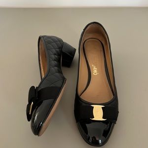 Salvatore Ferragamo Vara bow pump, black quilted nappa leather. Size 11
